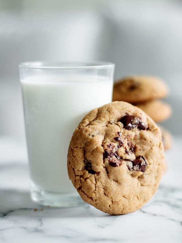 You NEED to bake these Peanut Cookies