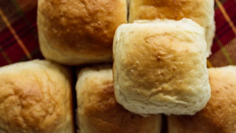 Sourdough Pull-Apart Dinner Rolls – Milk and Pop