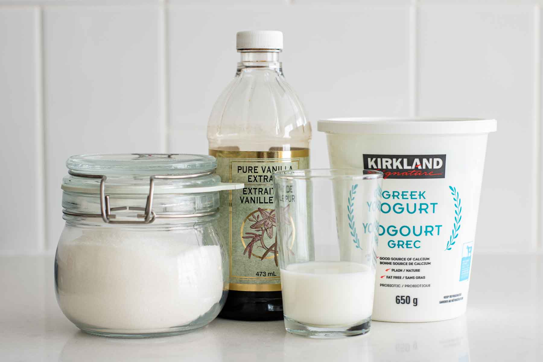Ingredients used for making this recipe: sugar, vanilla extract, milk and greek yogurt.