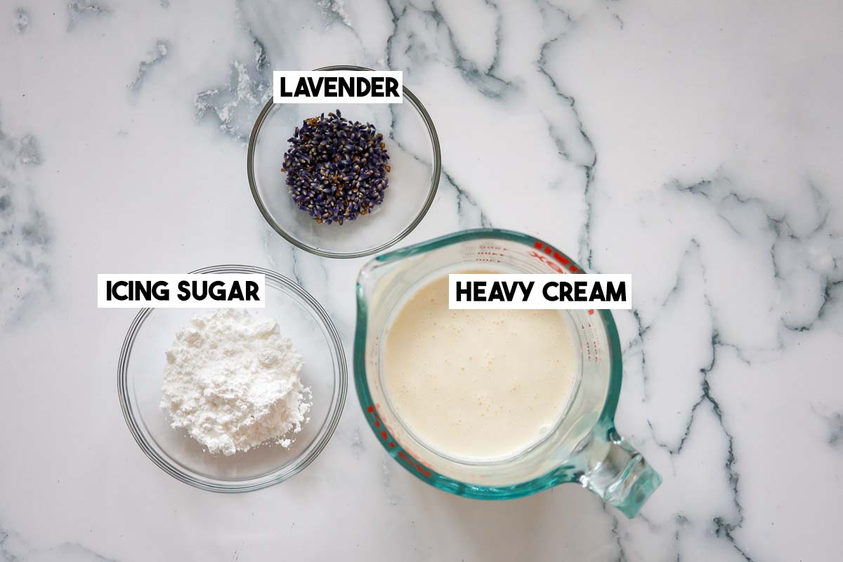 Ingredients of this recipe: lavender, icing sugar and heavy cream.